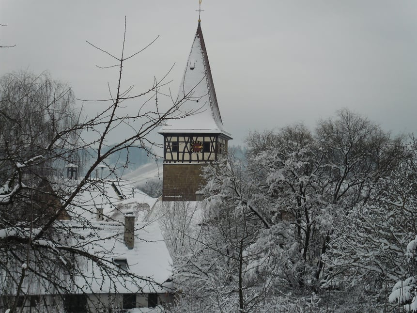 Die Kirche im Schnee - ein seltener Anblick